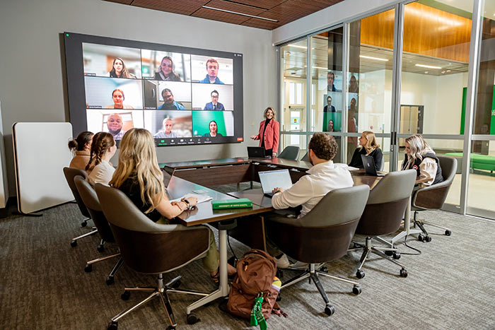 UND hybrid class with students online and in a classroom