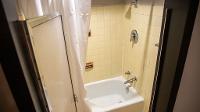 Noren Hall shower room