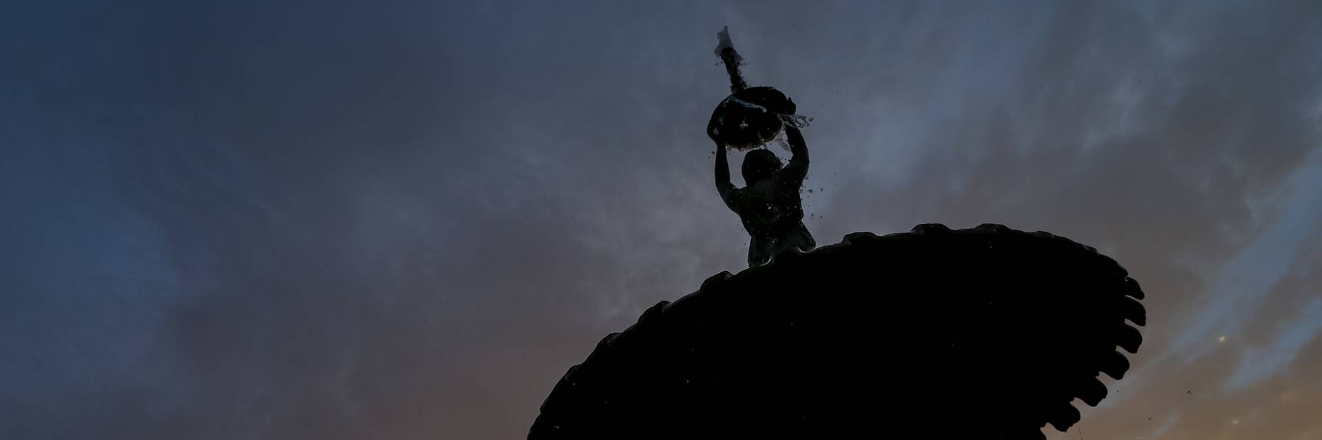 Adelphi fountain at night