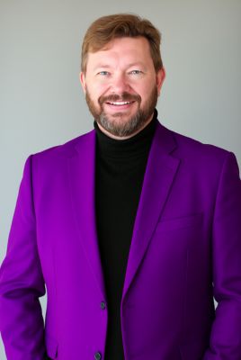 headshot of Shawn Riley