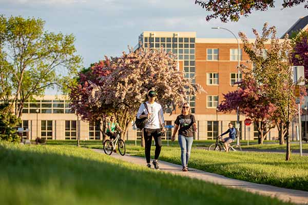 Students walking on UND campus