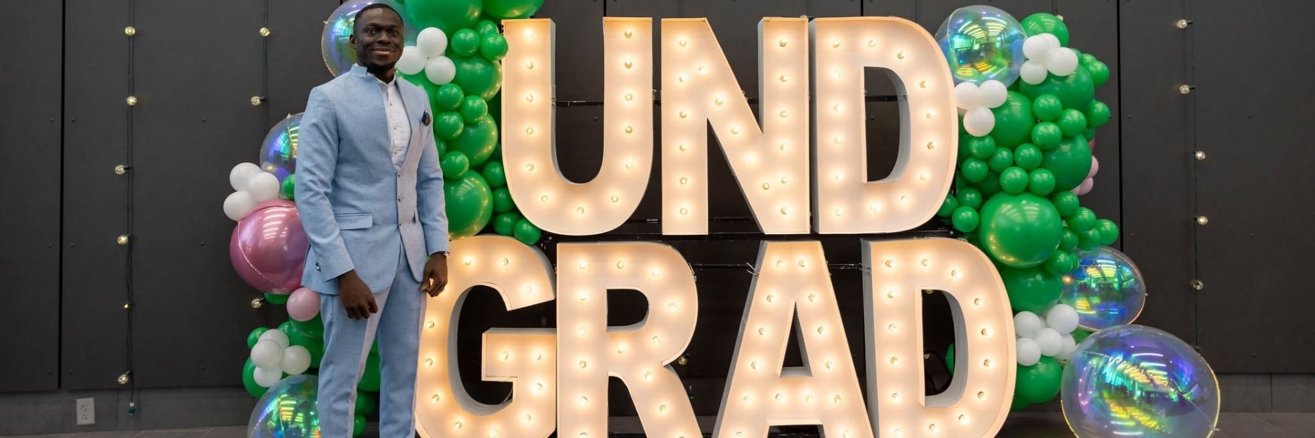 UND Grad Social 