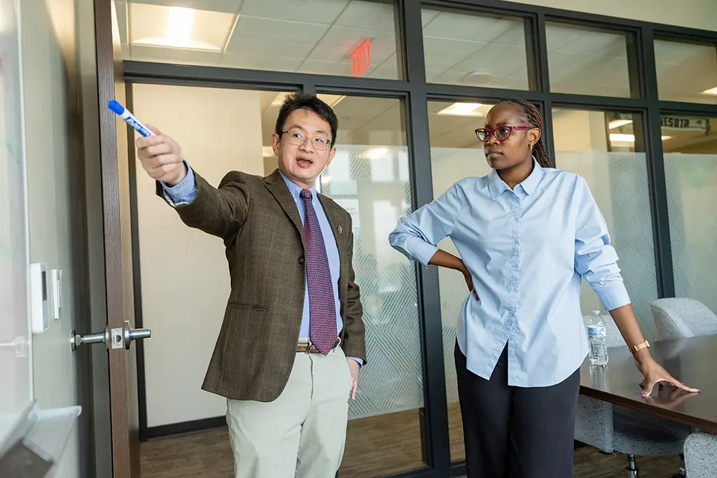 ismelda mashalia working in und classroom