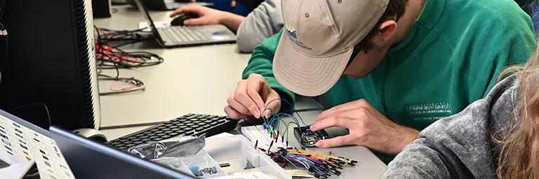 UND Electrical Engineering Degree Students in Class