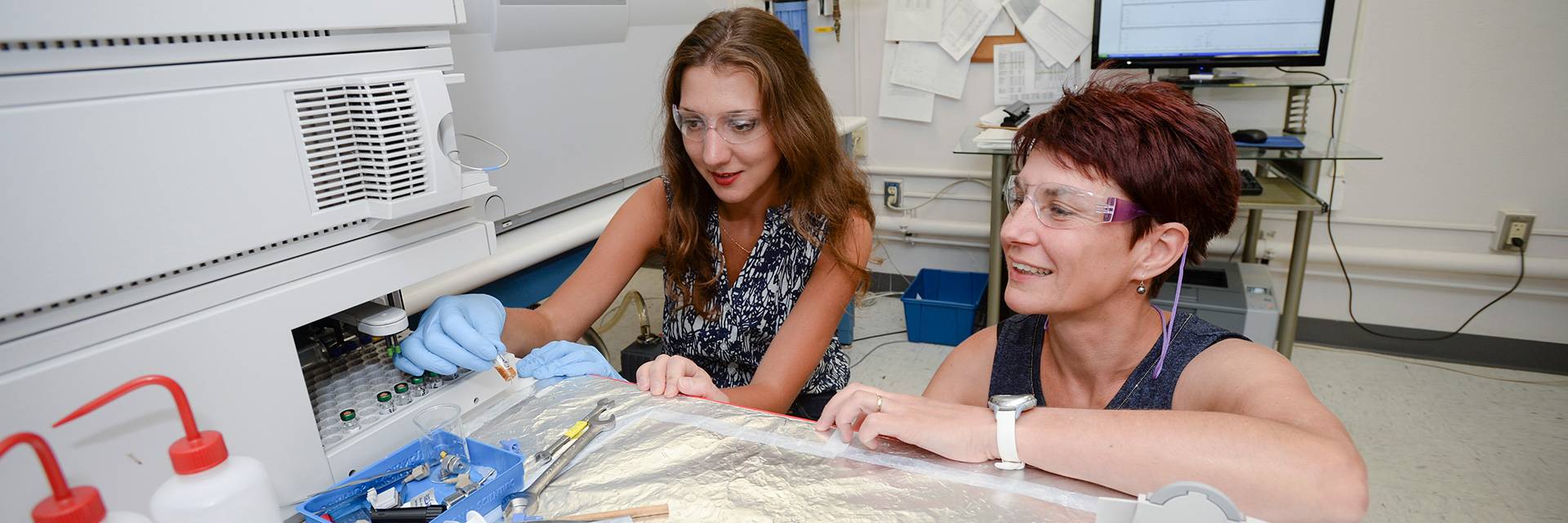 two women working in chemistry lab