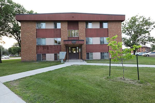 exterior picture of carleton court