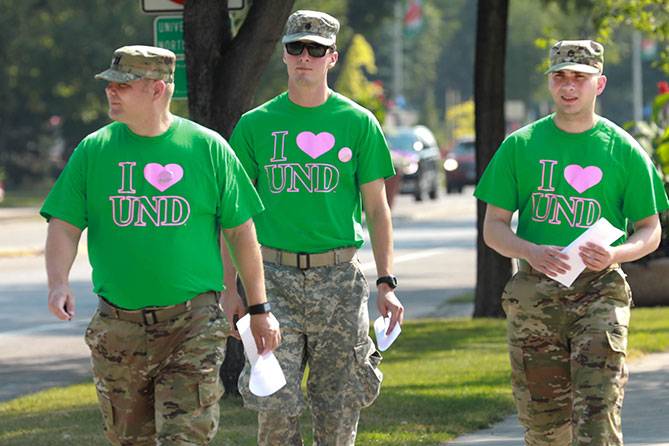 ROTC students volunteering