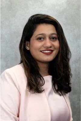 Komal Mangle in pink suit